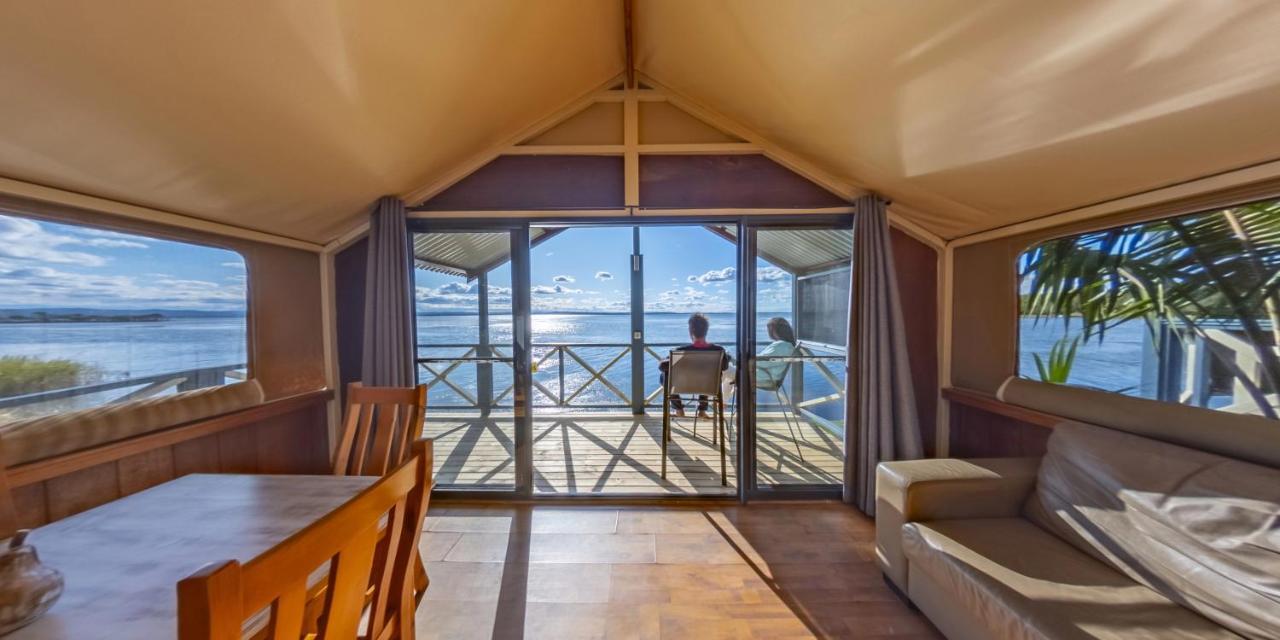 Two Shores Holiday Village Entrance Bagian luar foto