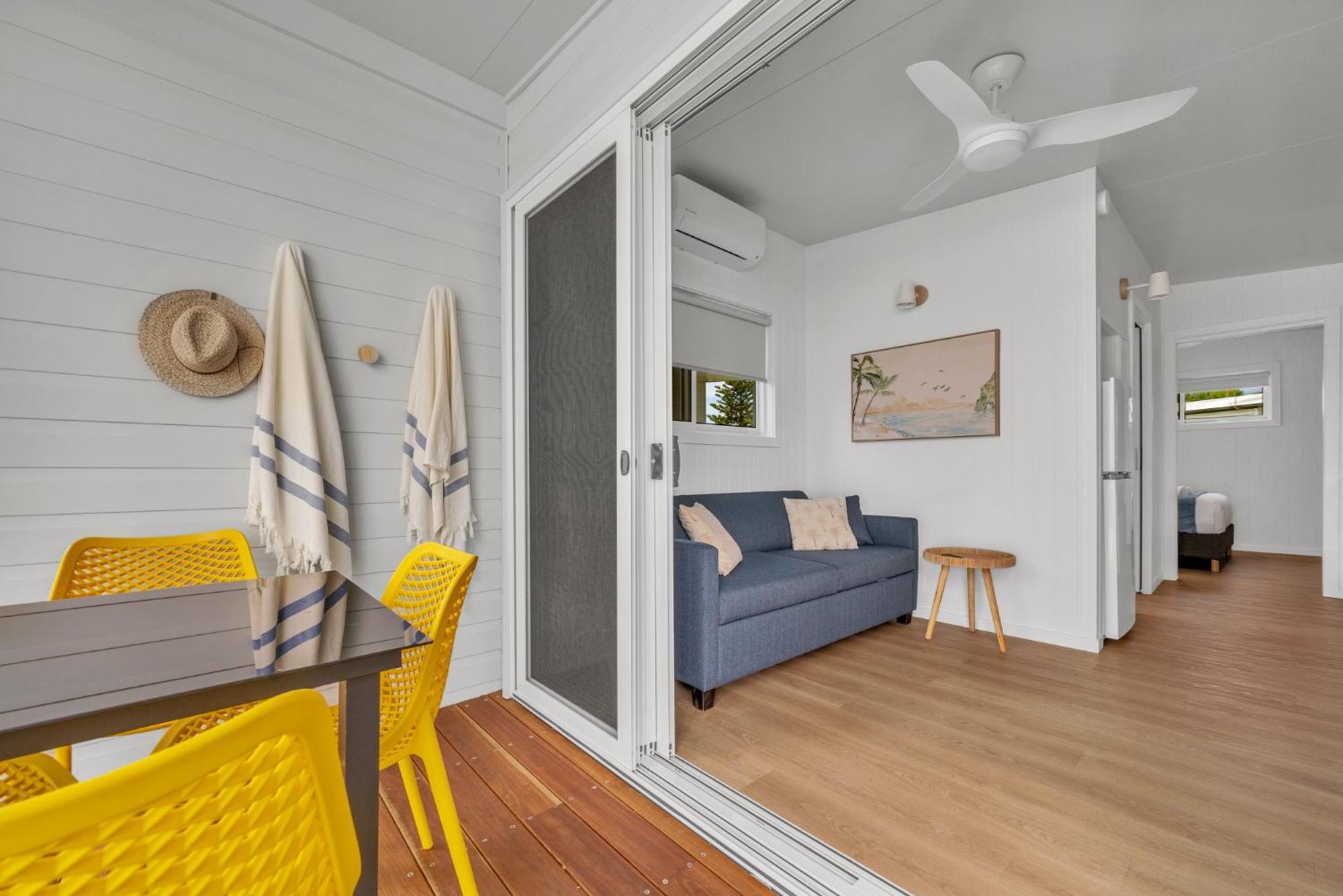 Two Shores Holiday Village Entrance Bagian luar foto