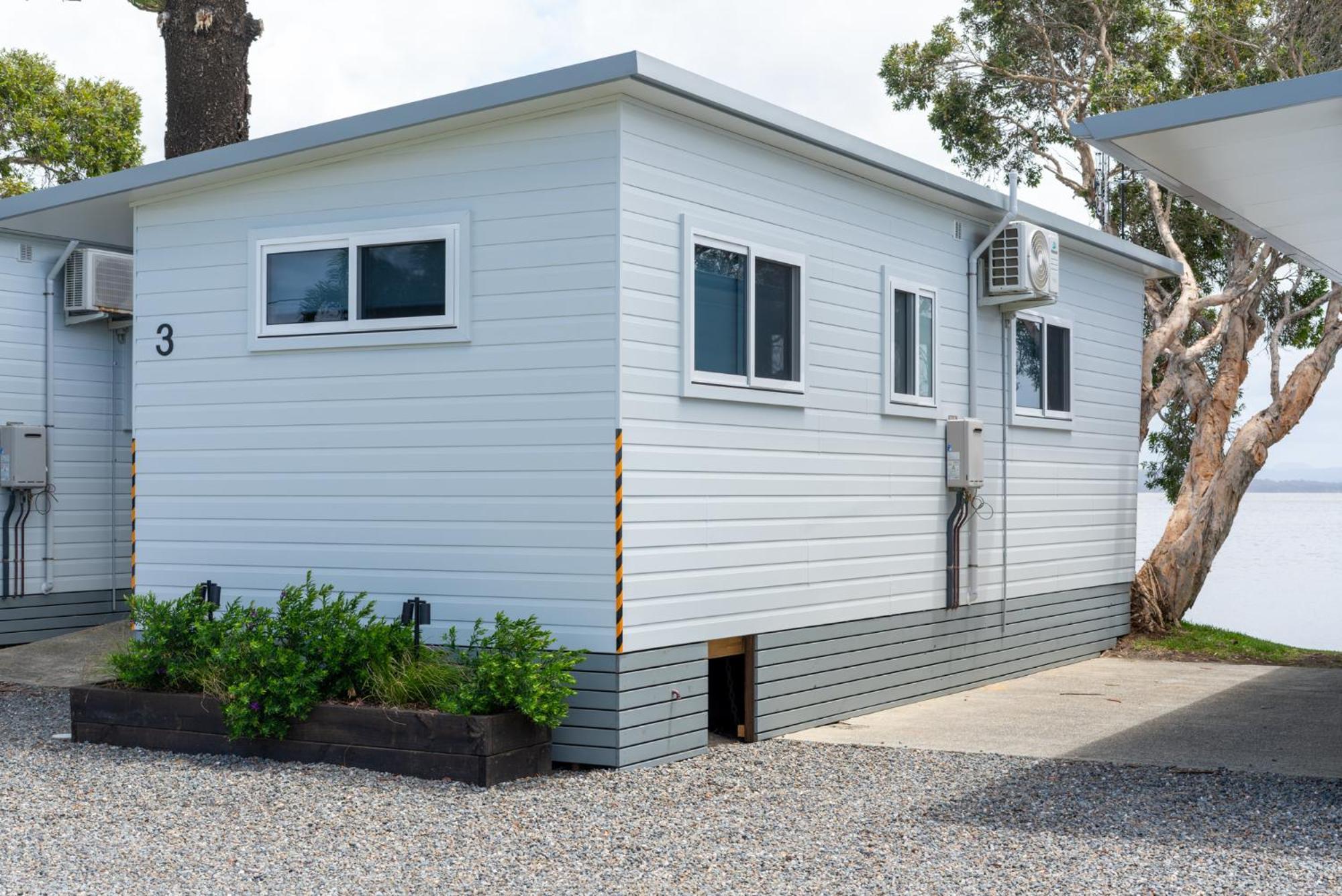 Two Shores Holiday Village Entrance Bagian luar foto