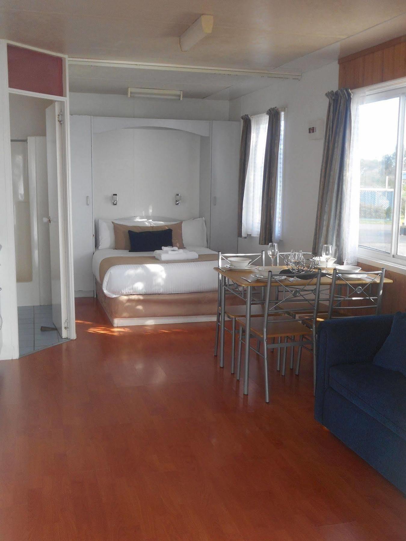 Two Shores Holiday Village Entrance Bagian luar foto