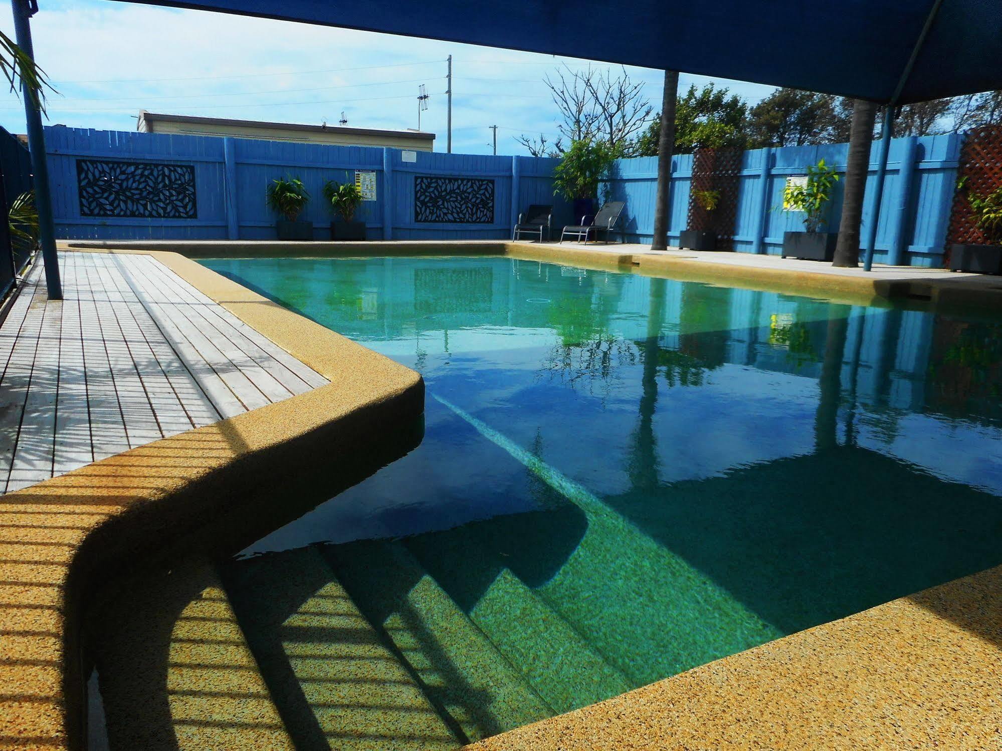Two Shores Holiday Village Entrance Bagian luar foto